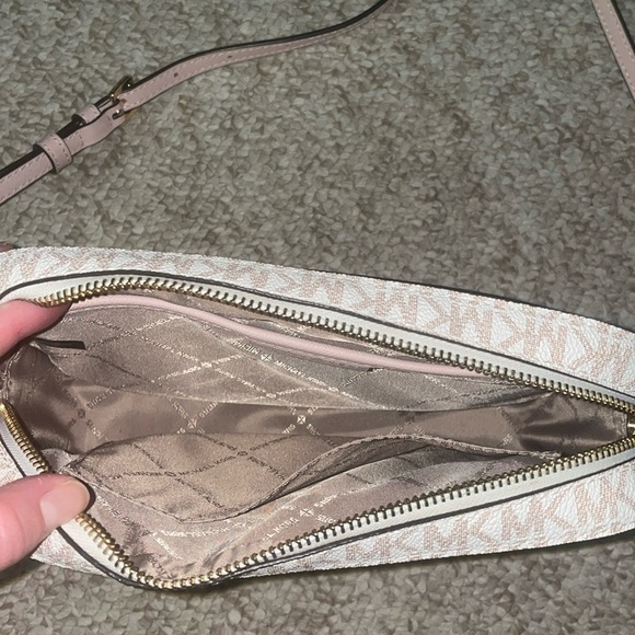 Michael Kors Jet Set Large Logo Crossbody Bag - Picture 7 of 10